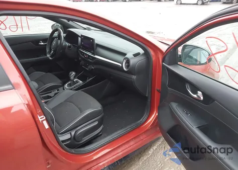 2022 Kia Forte Gt-Line z USA, uszkodzony, nr VIN 3KPF54AD0NE459323